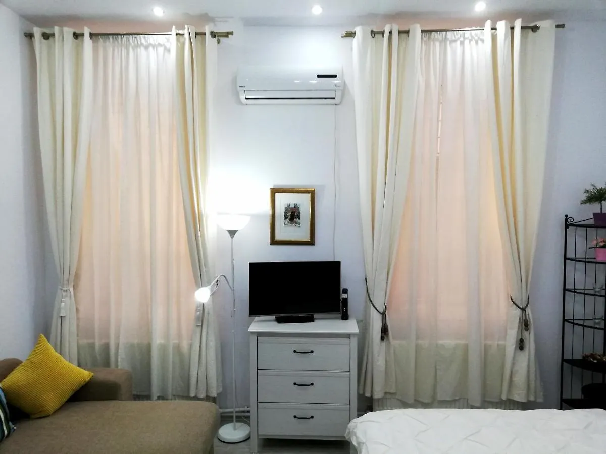 Apartment Ultracentral Studio For 4 Bucharest Romania